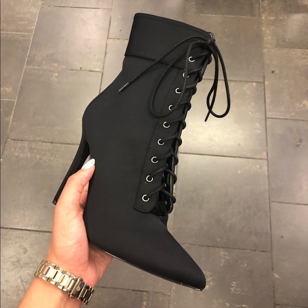 NWT - Black Pointy Ankle Comfy  Bootie Heels - Picture 5 of 5